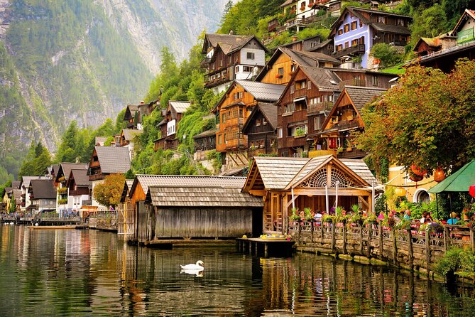 Hallstatt Full-Day Tour from Vienna - Arrival in Hallstatt: church spire, Market Square, and a first taste of the climb
