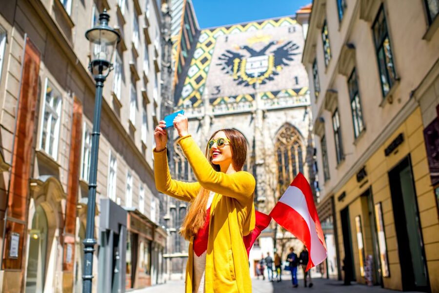 Highlights of Vienna: Private Bike Tour with Licensed Guide - 4-hour option adds Karlsplatz, Karlskirche, Belvedere, and Johann Strauss