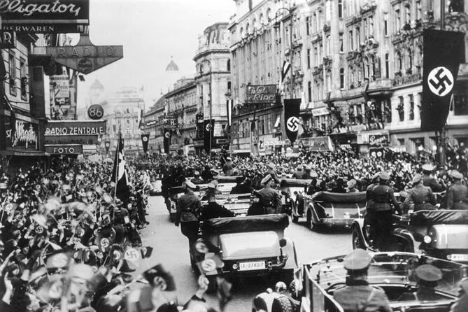 Historical Hitler Walking Tour of Vienna - Akademie der bildenden Kunste: the art school that rejected Hitler