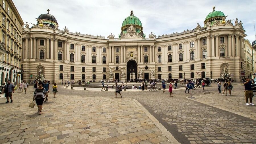 Hofburg, Sisi Museum and Imperial Apartments Private Tour - Sisi Museum: seeing the woman behind the legend