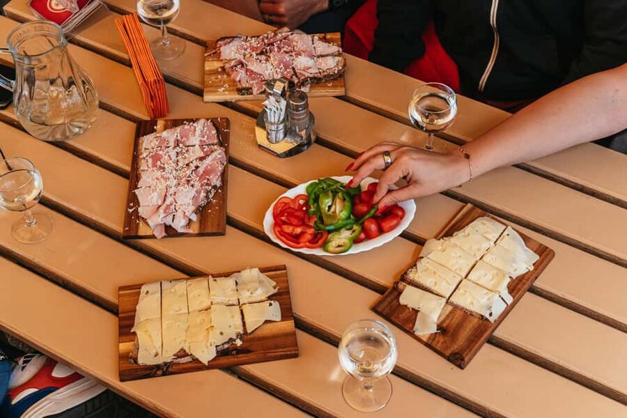 Hungry in Vienna? A Food Lover’s Coffee & Market Walk - Würstelstand street food and the closer: finishing near the State Opera
