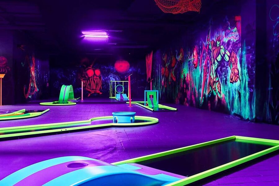 Innsbruck: 3D Mini Golf with Dazzling Light Effects - Who This Is Best For (And Who Might Skip It)