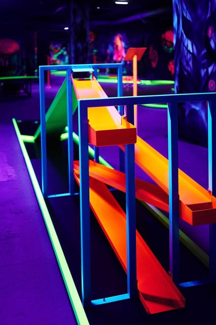 Innsbruck: 3D Mini Golf with Dazzling Light Effects - From Entry to First Put: What the 75 Minutes Actually Looks Like