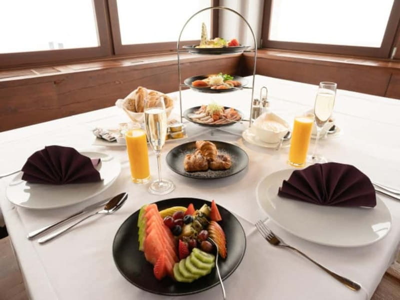 Innsbruck: Breakfast with Prosecco and Panoramic Views - Key things to know before you go