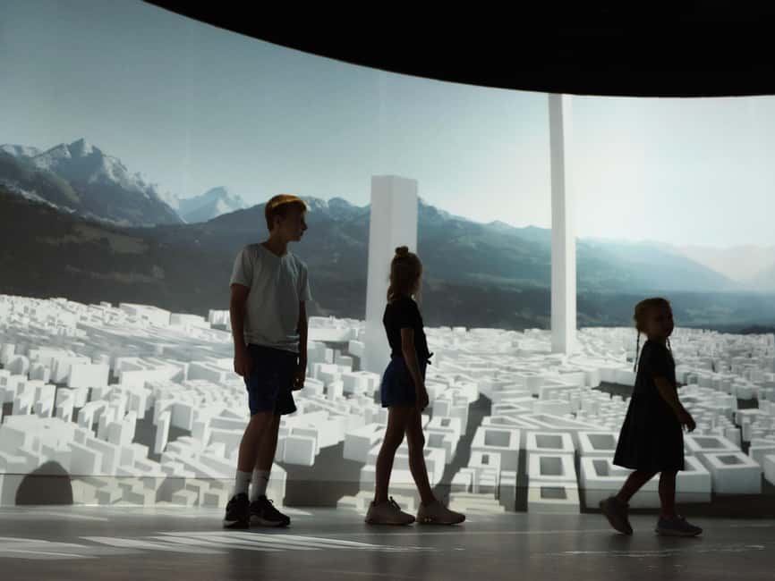 Innsbruck: EXPERIENCE TIROL - Immersive Show Ticket - The Art and Culture Room: Tyrolean Creativity You Can Feel