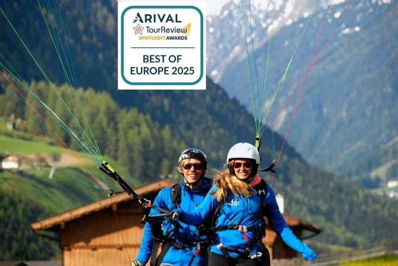 Innsbruck: Paragliding Adventure - Innsbruck Tandem Paragliding: Flying Past the View