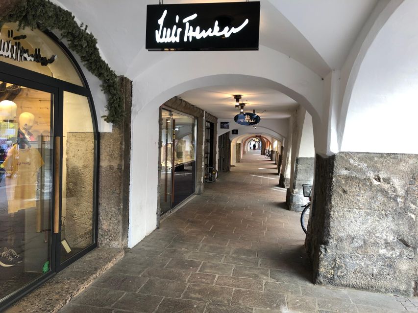 Innsbruck: Private City Tour by a licenced "Austria Guide" - Golden Roof: the Maximilian court story made walkable