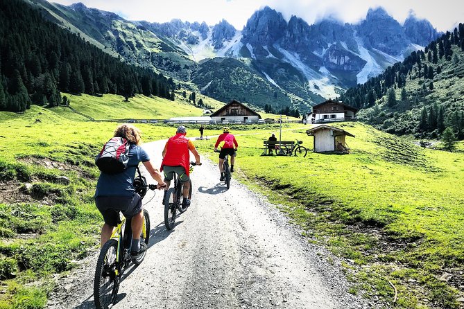 Innsbruck Scenic eBike Tours - Viewpoints you remember: ruined castles, alpine panoramas, and photo stops