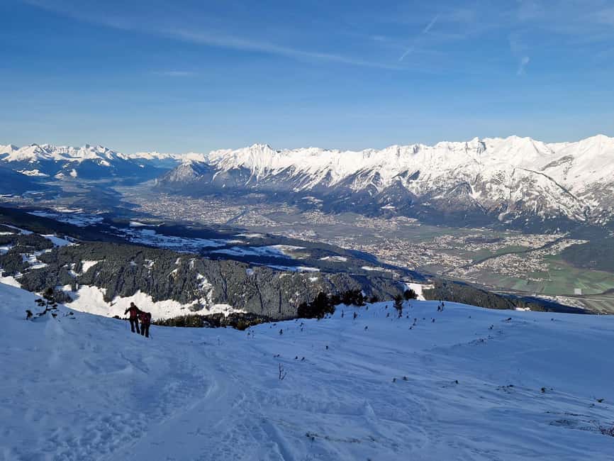 Innsbruck: Snowshoe Tours with Tyrolean Guide Transfer inkl. - Why snowshoeing the Inn Valley feels special in winter