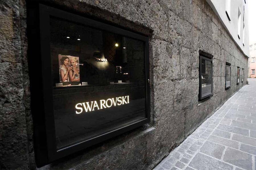Innsbruck: Swarovski Exclusive Guided Tour with Drink & Gift - Price and value: is $14 a fair deal for an hour?