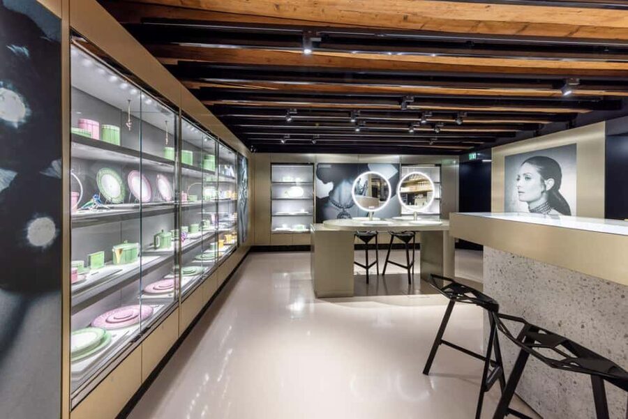 Innsbruck: Swarovski Exclusive Guided Tour with Drink & Gift - The 30-minute crystal expert walkthrough you’re actually paying for