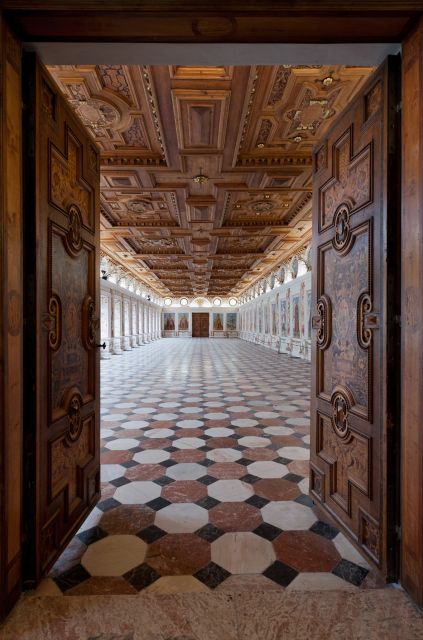 Innsbruck: Tickets for Schloss Ambras - The Renaissance collecting mindset behind the collections