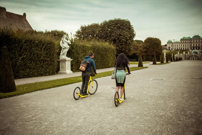 Kick-Bike Small-Group Tour Through Vienna with Locals - Naschmarkt market break: how to use it without overthinking
