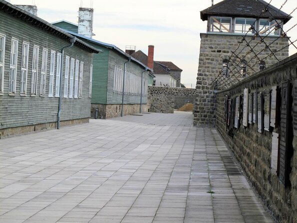 KZ Mauthausen Private Trip from Linz - Inside the memorial: why the mobile guide is more than a “nice extra”