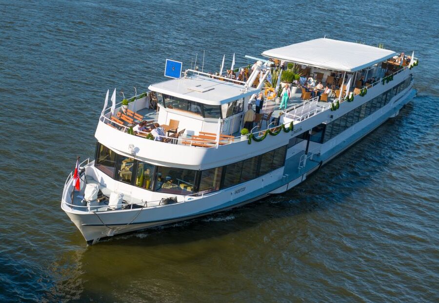 Linz: Harbor Cruise - Arriving at Wurm Noe Dock, and Why It Makes Sense