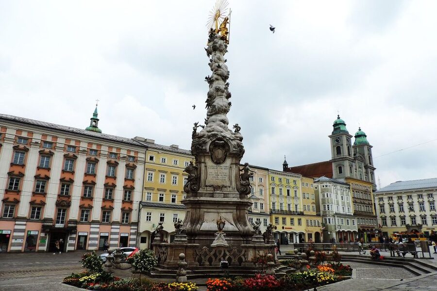 Linz Private Walking Tour - Mozart Residence: where the Linz Symphony and Linz Sonata happened fast