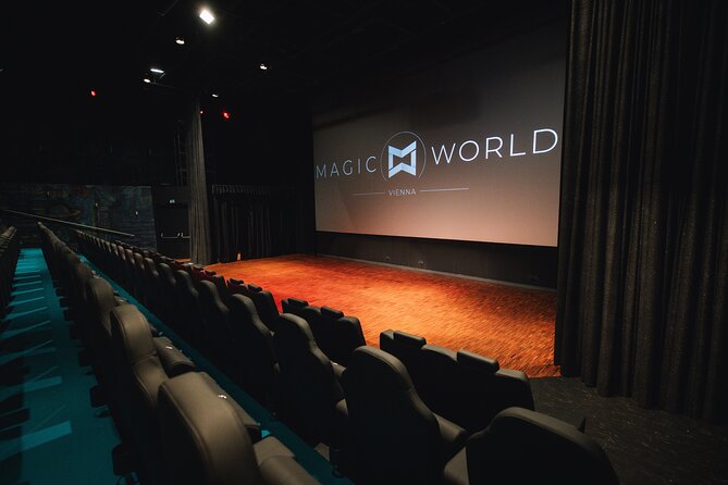 Magic World - The World´s Best Magic - The hosting and audience energy: where the fun starts