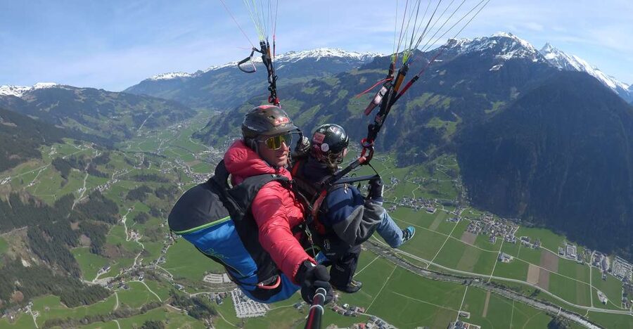 Mayrhofen: Paragliding Adventure With Soaring Views - 90 Minutes Total, With About 20-25 Minutes In The Air