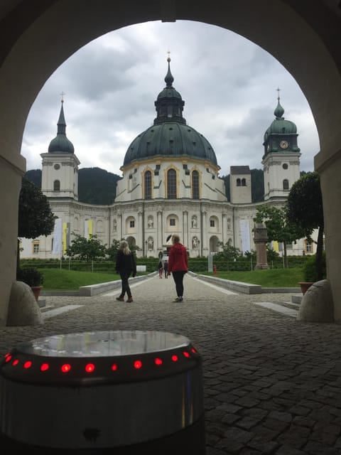 Munich: Neuschwanstein/Rothenburg/Eagle's Nest/Salzburg Trip - Guides, languages, and the way the day feels