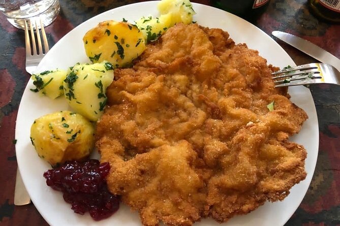Nabiel's Vienna Cooking Class - The vibe: an intimate Vienna kitchen with Chef Nabiel