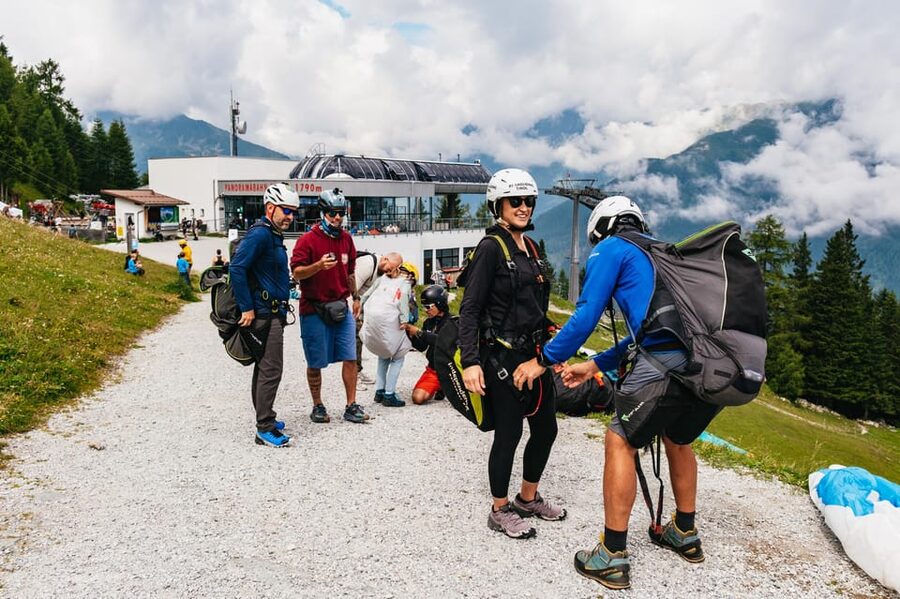 Neustift im Stubaital: Tandem Paragliding Flight - What you do before lift-off: the brief that helps you enjoy it