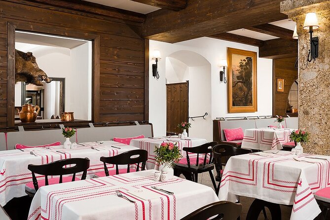 Original Sound of Music Tour Salzburg With Schnitzel and Noodle - Lake Wolfgang and St Gilgen, The Scenic Payoff Outside the City