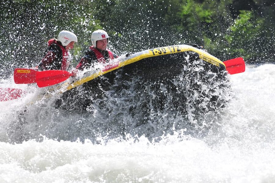 Ötztal: Rafting at Imster Canyon for Beginners - The photographer moment, plus the finish with a rafting drink