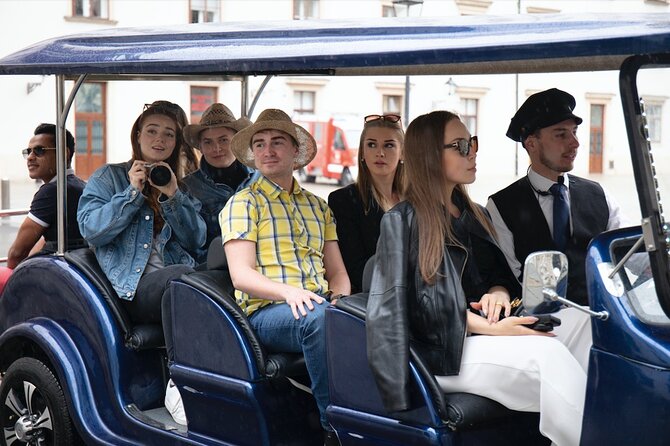 Panoramic Vienna City Tour Passing by the Most Famous Landmarks - The museum zone: why Kunsthistorisches and Naturhistorisches feel like a pair