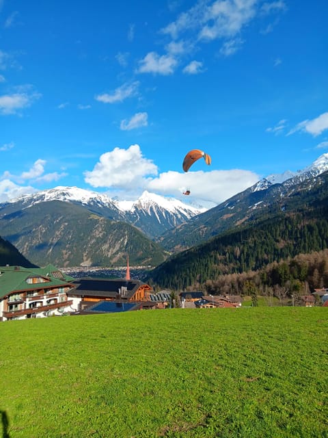 Paragliding Tandem Flight - The run to take-off: the one moment you should prepare for