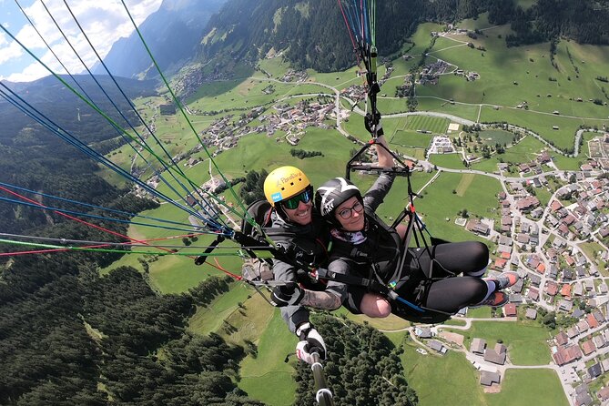 Paragliding & Tandemflüge with World Champion & Team, Stubaital - The short run to takeoff: Expect it, and you’ll be fine