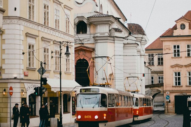 Prague Full-Day Guided Tour From Vienna - Prague Castle in 1 hour: what you can realistically cover