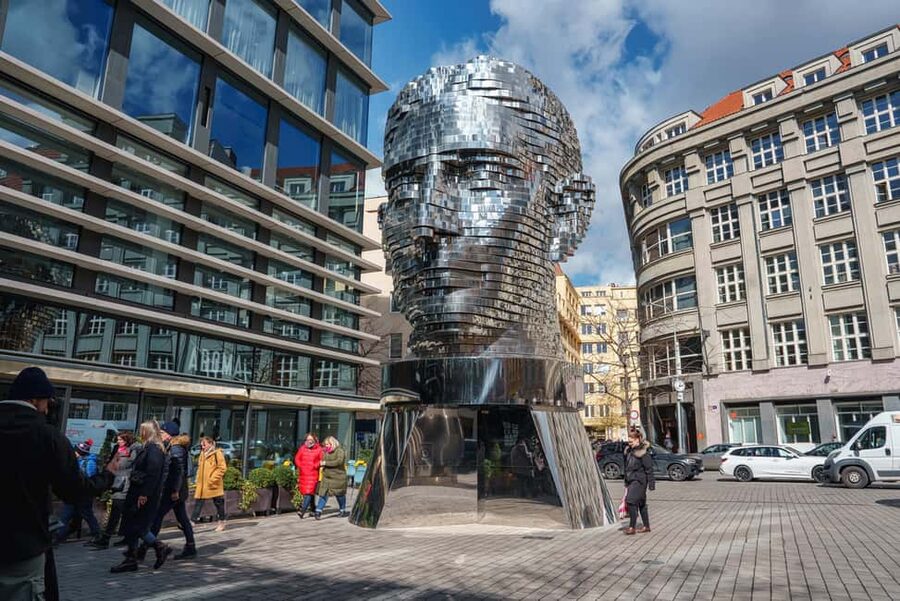 Prague: Old Town & Underground Tour Guided Tour - Christmas Treat Time: How to Enjoy Without Losing the Route