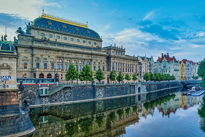 Prague private day tour from Vienna ( local guide ) - Charles Bridge: the best 20 minutes for the medieval postcard view