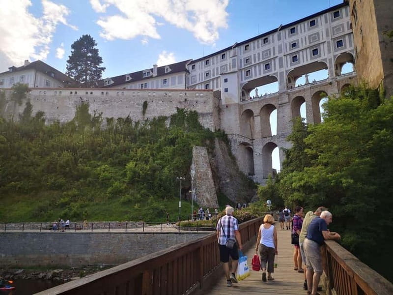 Prague: Transfer to Vienna via fabulous Cesky Krumlov - Walking Český Krumlov with a guide who keeps it human