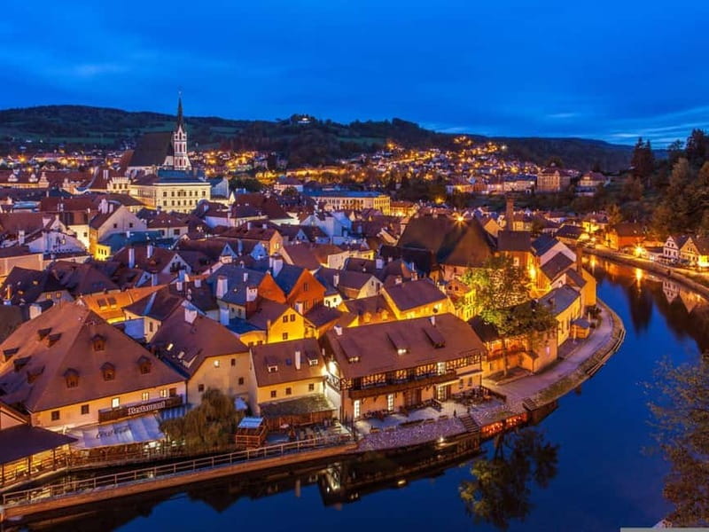 Prague: Transfer to Vienna via fabulous Cesky Krumlov - Starting in Prague, then settling into the Cesky Krumlov vibe