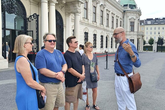 Private Belvedere Palace and Museum Tour - Jardines de Belvedere: where the baroque story starts
