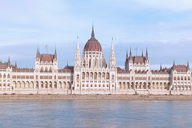 Private car or minivan transfer from Budapest to Vienna or back. - The Ride Comfort: Sedan or Minivan, Wi-Fi, and the Group Size That Changes the Math