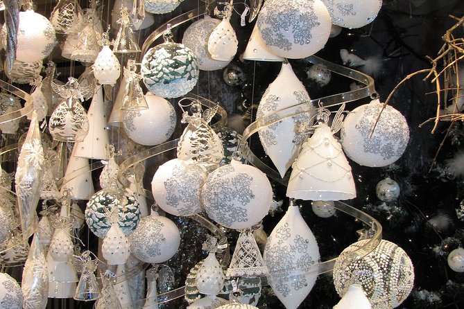 Private Christmas Markets Walking Tour Vienna - Stop 2: St. Stephen’s Cathedral, Christmas scents, and snow-globes