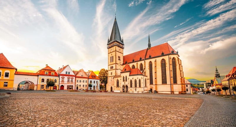 Private day trip: Budapest > Bratislava & Vienna, in English - St. Martin’s Cathedral and Bratislava Castle: Built for Short, Focused Visits