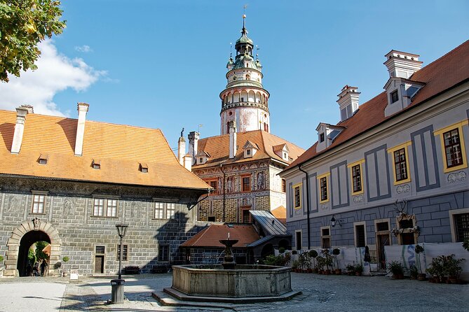 Private day trip from Linz to Cesky Krumlov and back - What’s included, what costs extra, and how the price makes sense