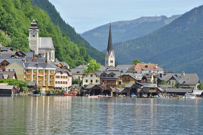Private Full Day Trip to Hallstatt ,Salzburg and Melk from Vienna - Wolfgangsee and St. Wolfgang: a classic Salzkammergut side of Austria