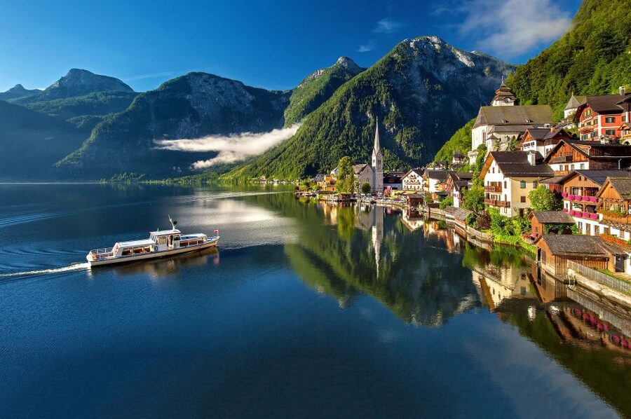 Private Hallstatt Full-Day Tour - Schloss Fuschl: a quick photo stop with big visual payoff