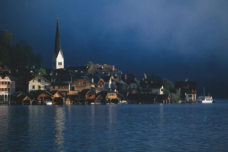 Private Hallstatt Tour from Salzburg - Arriving in Hallstatt: where your 2 hours actually goes