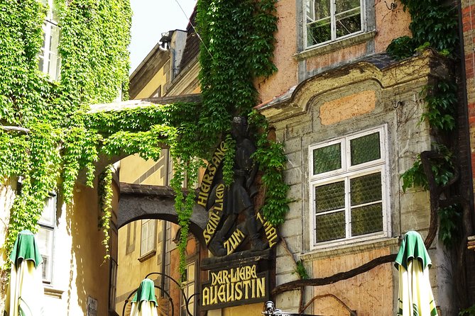 Private Hidden Vienna Walk — Stories Behind Quiet Corners - Daun-Kinsky, Rathausplatz, and Freud’s Coffee