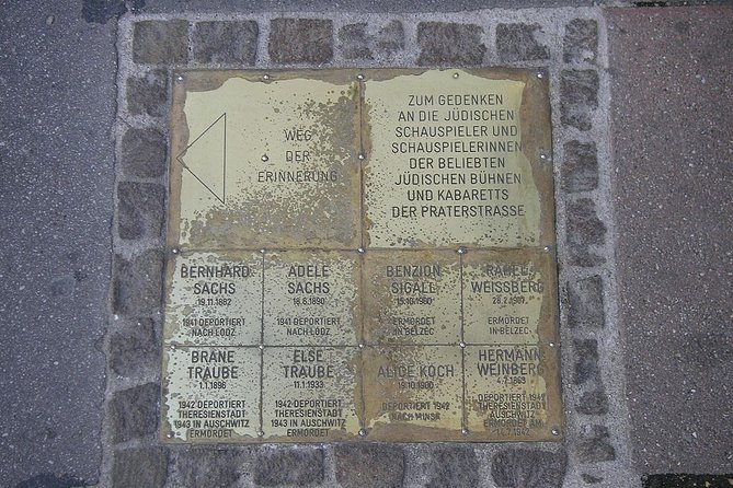 Private Jewish Vienna Walking Tour - Starting at Stadttempel: a facade with a backstory