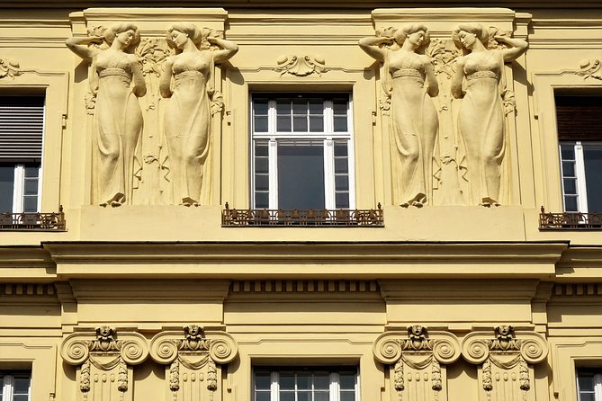 Private Klimt & Vienna Art Walk — From Baroque to Secession - Belvedere Museum and Klimt’s Kiss, plus gardens that do the talking