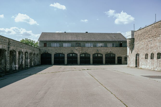 Private Memorial Tour from Vienna to Mauthausen & Eagle's Nest - Stop 1 in Vienna: the drive that explains the Nazi annexation context
