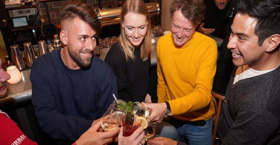 Private Night Tour: Viennese Food & Rooftop Cocktails - Grabbing your bearings with pastries on The Graben