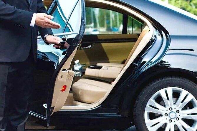 Private One-way Transfer Vienna Airport To Vienna - The Comfort Factor: Air-Conditioned Private Transport