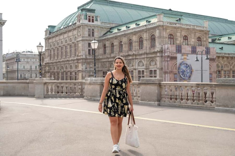 Private Photoshoot in Vienna City Center - A private Vienna photoshoot that actually fits a trip pace
